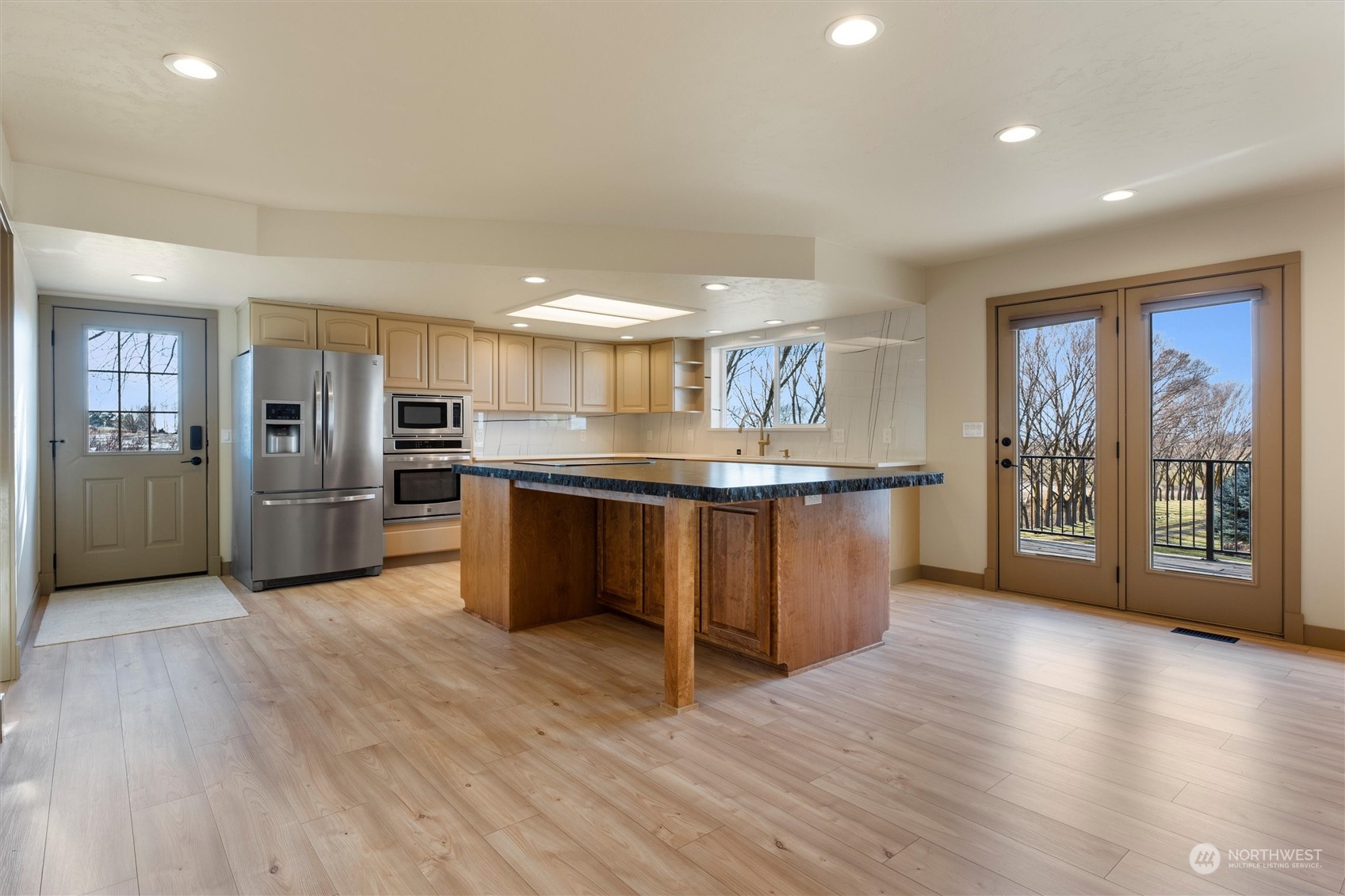 9153 Rd K Northeast Moses Lake, WA 98837 - Photo 8 of 39