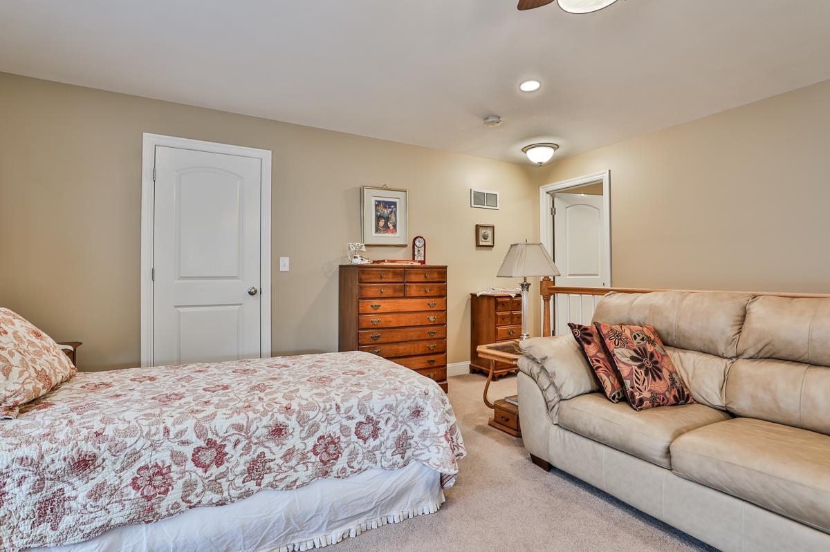 12 Settlers Way Pelham, NH 03076 - Photo 23 of 33