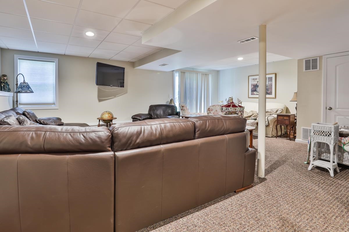 12 Settlers Way Pelham, NH 03076 - Photo 27 of 33