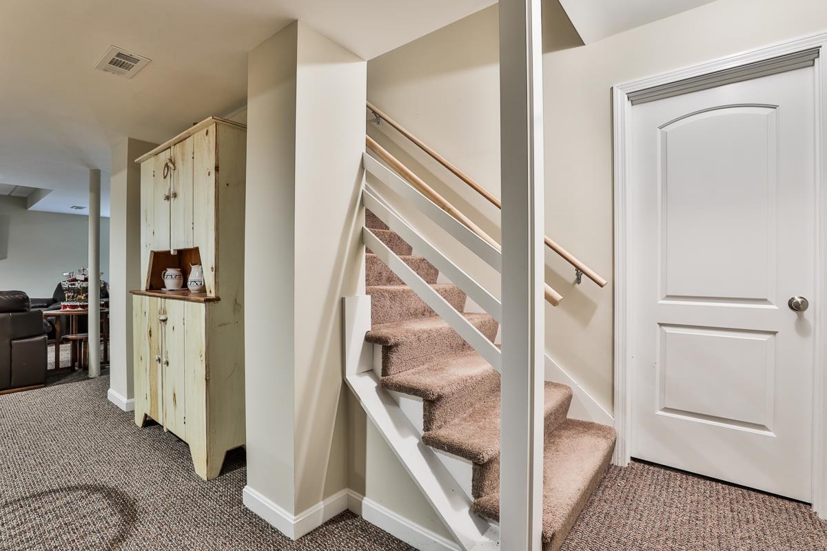 12 Settlers Way Pelham, NH 03076 - Photo 30 of 33