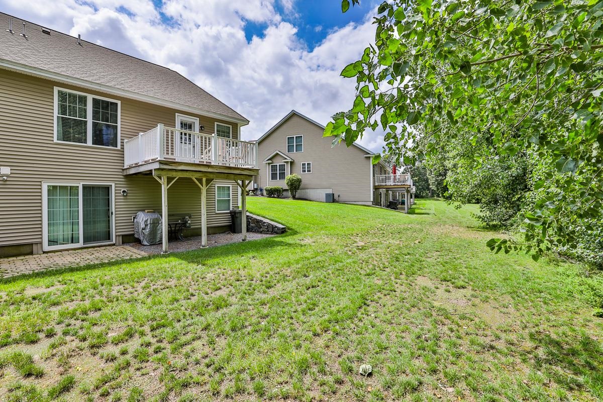 12 Settlers Way Pelham, NH 03076 - Photo 4 of 33