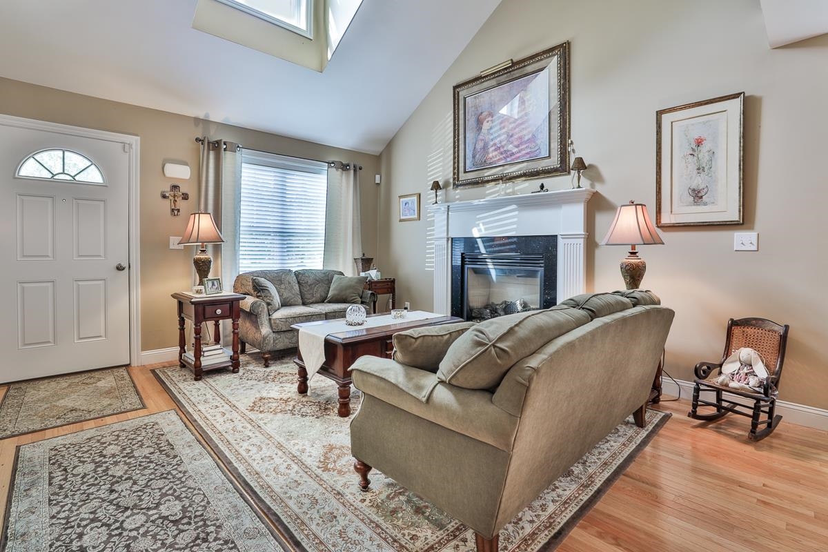 12 Settlers Way Pelham, NH 03076 - Photo 7 of 33