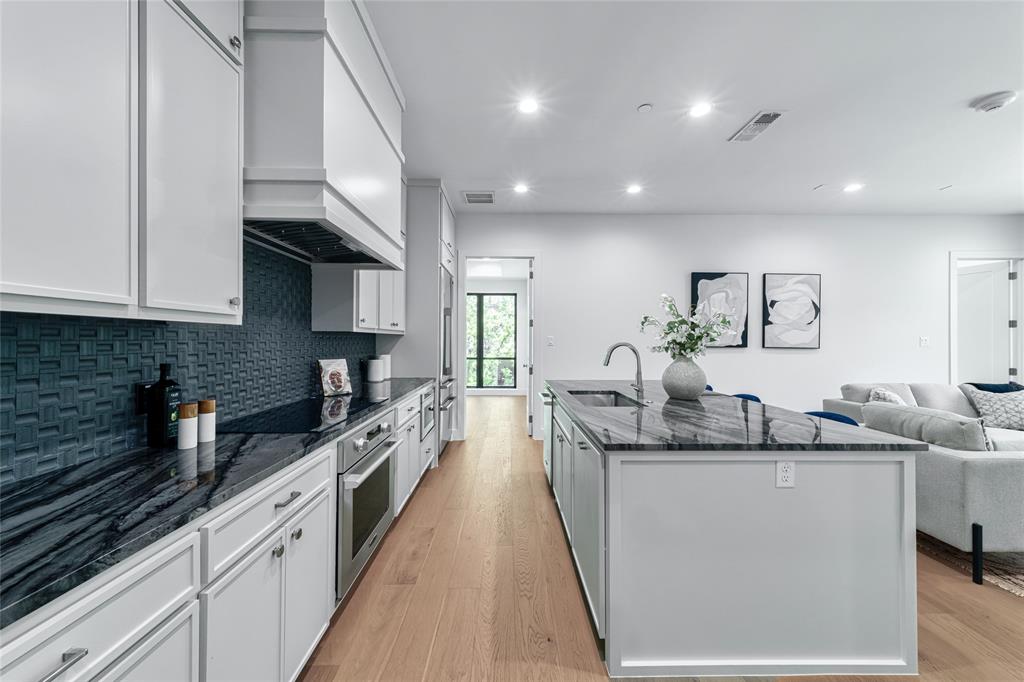3601 Routh Street, Unit 2F Dallas, TX 75219 - Photo 4 of 26 Gallery Image 4