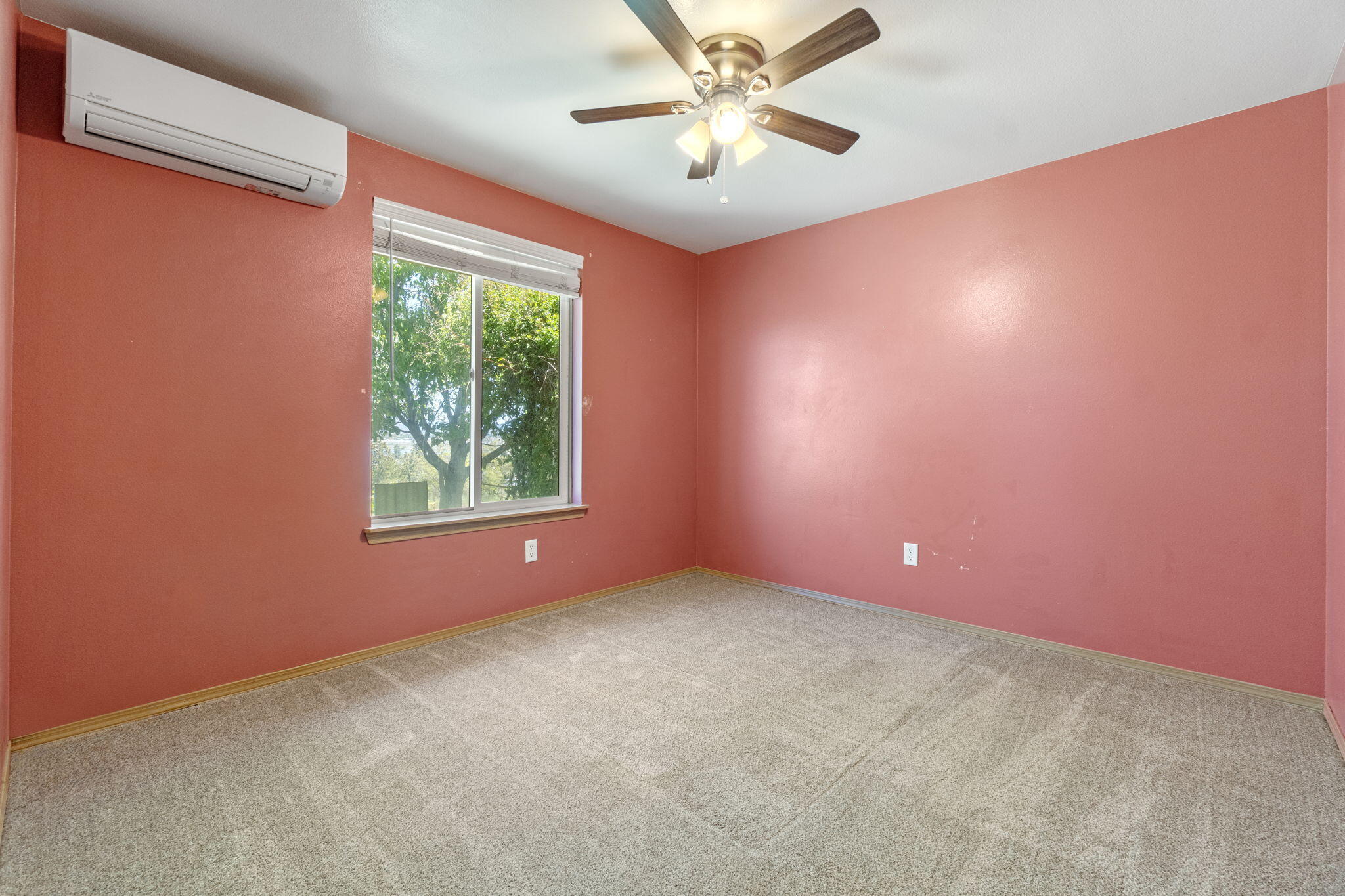 2630 Frontage Road Klamath Falls, OR 97601 - Photo 51 of 72 an empty room with a window and a ceiling fan
