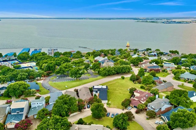 $850,000 | 435 Columbia Drive, Rockwall, TX 75032