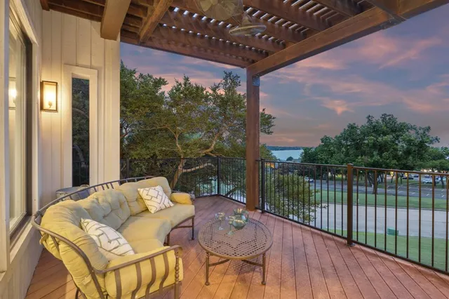 $850,000 | 435 Columbia Drive, Rockwall, TX 75032