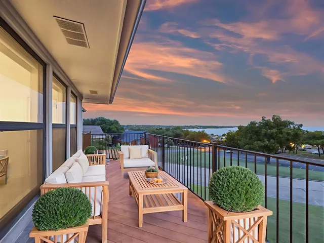 $850,000 | 435 Columbia Drive, Rockwall, TX 75032