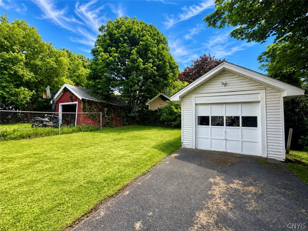 132 Winthrop Road Syracuse, NY 13206 - Photo 24 of 29