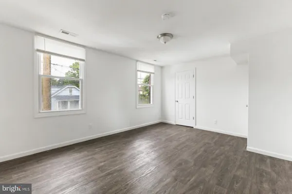 $3,000 | 211 Broad Street, Beverly, NJ 08010