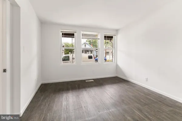 $3,000 | 211 Broad Street, Beverly, NJ 08010