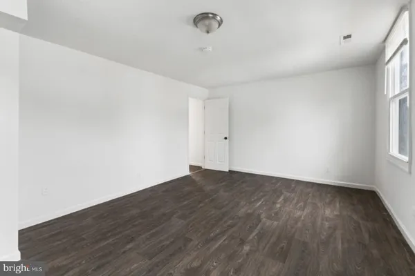 $3,000 | 211 Broad Street, Beverly, NJ 08010