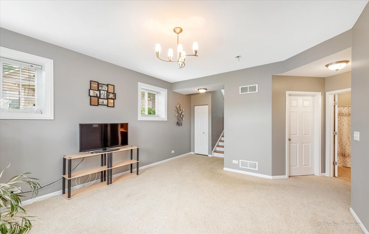 941 Oak Ridge Boulevard Elgin, IL 60120 - Photo 18 of 28