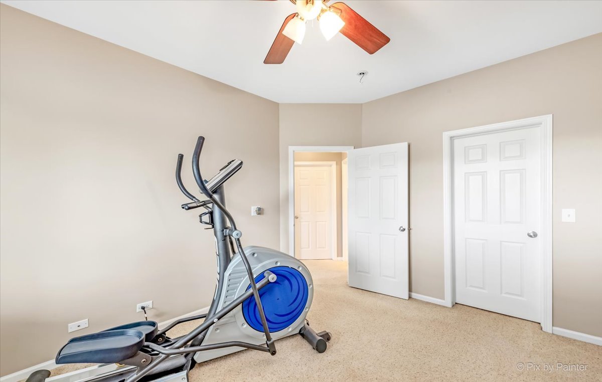 941 Oak Ridge Boulevard Elgin, IL 60120 - Photo 20 of 28