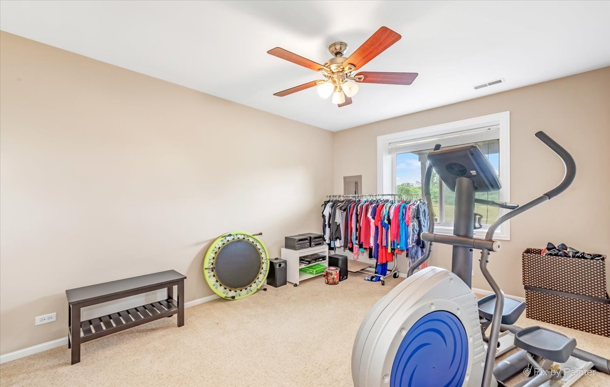 941 Oak Ridge Boulevard Elgin, IL 60120 - Photo 21 of 28