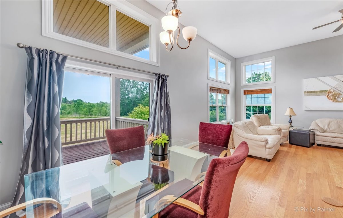 941 Oak Ridge Boulevard Elgin, IL 60120 - Photo 7 of 28