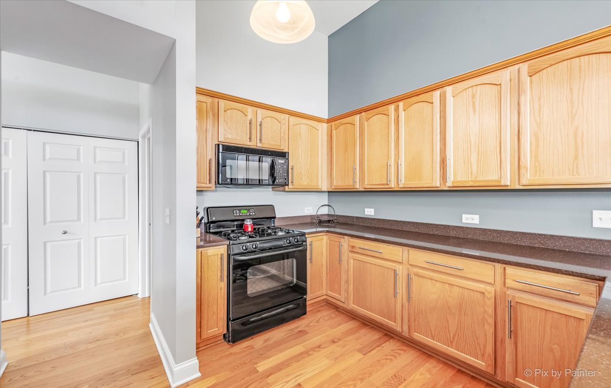 941 Oak Ridge Boulevard Elgin, IL 60120 - Photo 9 of 28