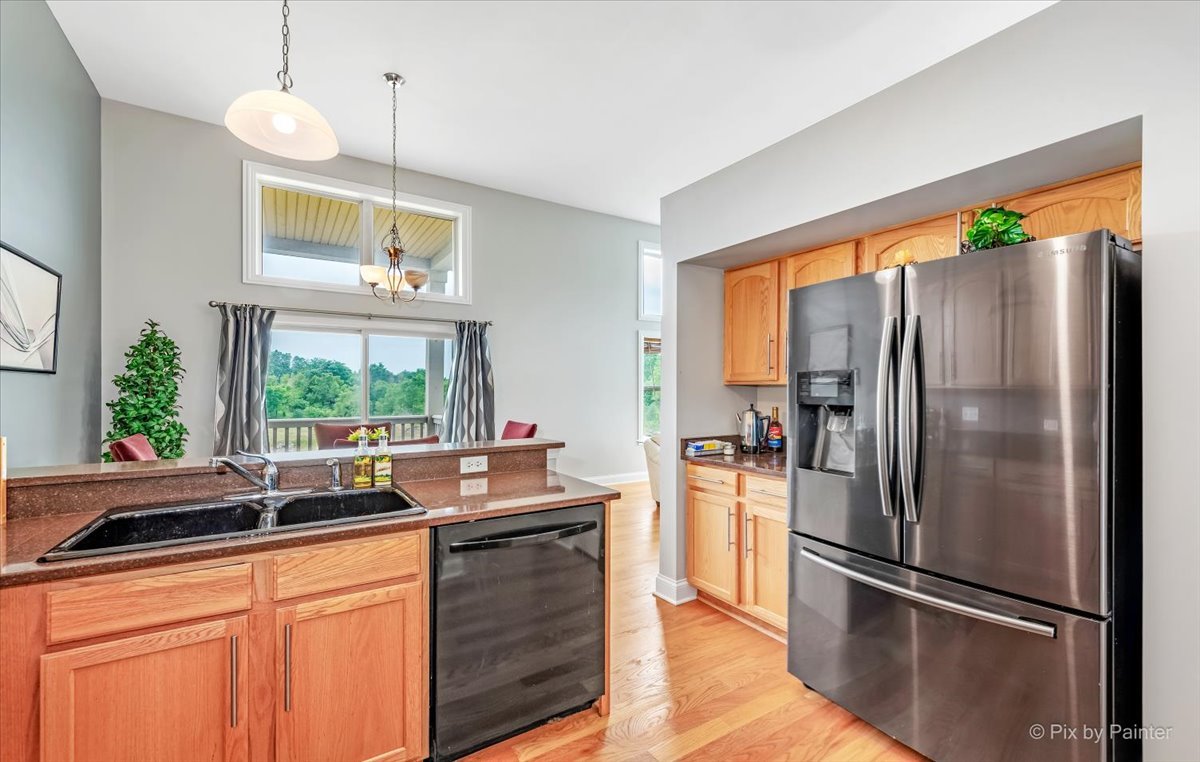 941 Oak Ridge Boulevard Elgin, IL 60120 - Photo 10 of 28