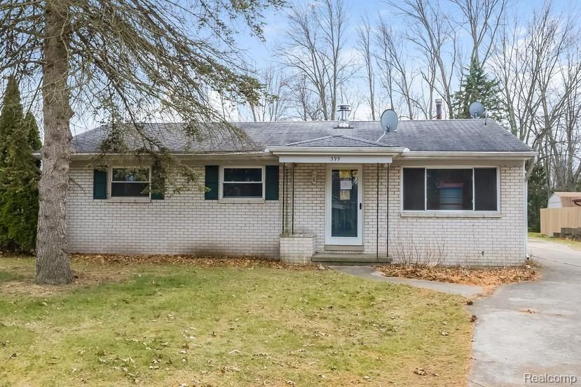 399 Kent Street Carleton, MI 48117 - Photo 1 of 24