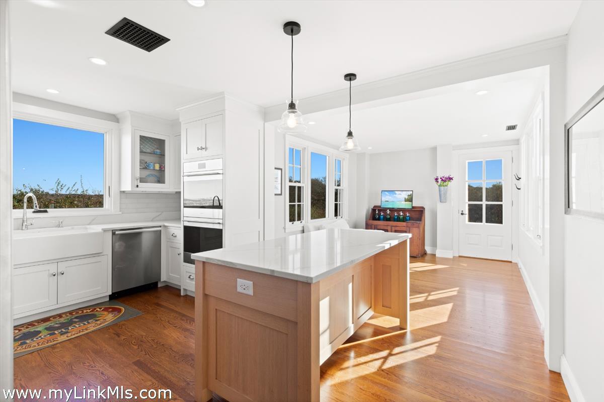 16 Shotnaigher Lane Chilmark, MA 02535 - Photo 15 of 29