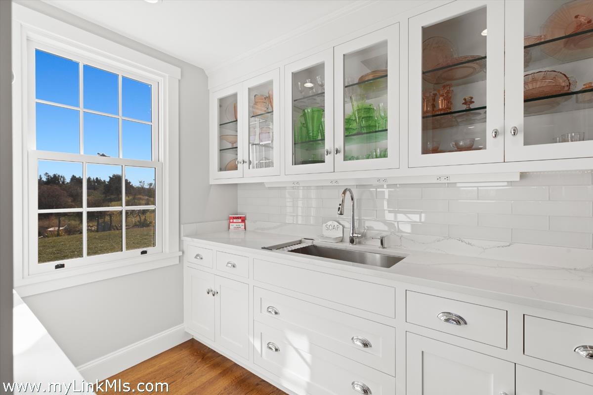 16 Shotnaigher Lane Chilmark, MA 02535 - Photo 17 of 29