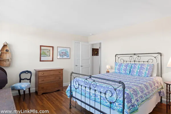 $10,950,000 | 16 Shotnaigher Lane, Chilmark, MA 02535