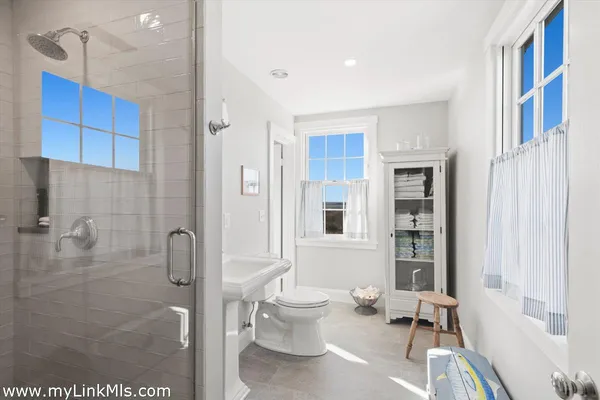 $10,950,000 | 16 Shotnaigher Lane, Chilmark, MA 02535