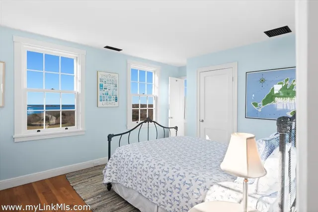 $10,950,000 | 16 Shotnaigher Lane, Chilmark, MA 02535