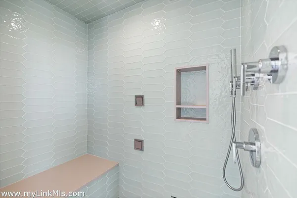 $10,950,000 | 16 Shotnaigher Lane, Chilmark, MA 02535