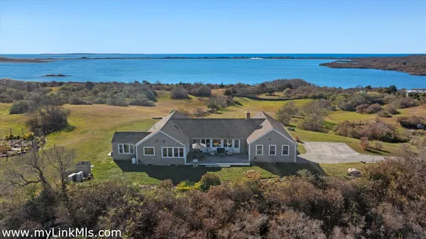 $10,950,000 | 16 Shotnaigher Lane, Chilmark, MA 02535