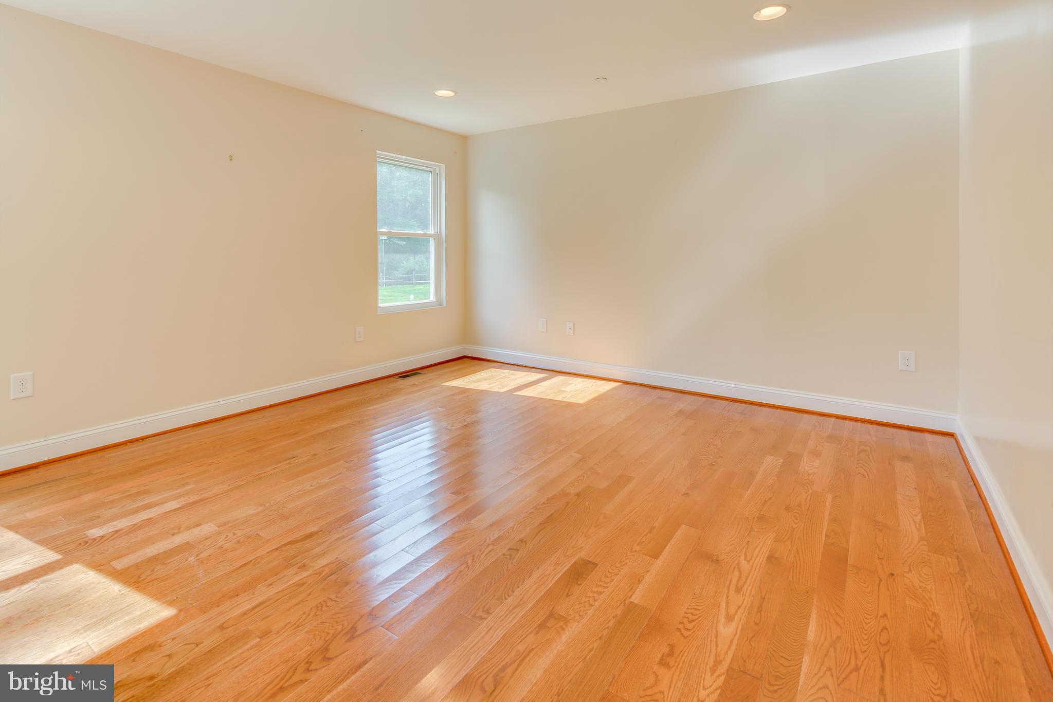 14560 Manor Road Phoenix, MD 21131 - Photo 11 of 30 Family Room