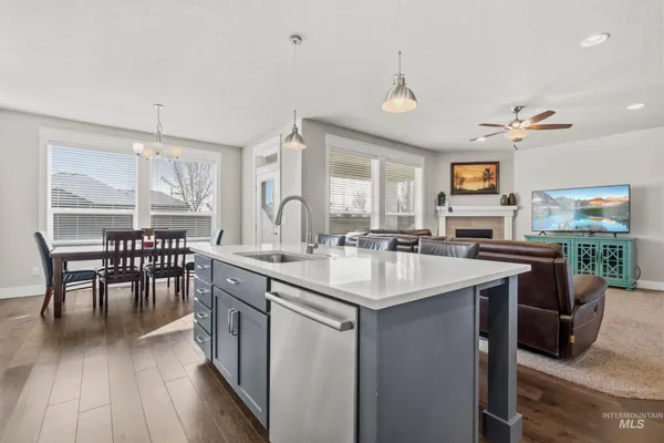 $825,000 | 1086 North Redspire Avenue, Star, ID 83669