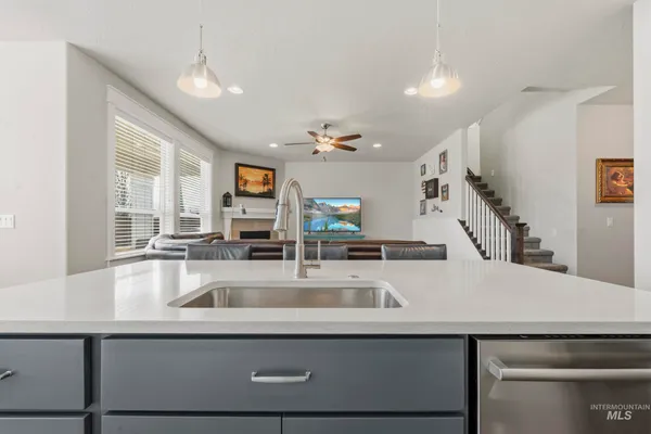 $825,000 | 1086 North Redspire Avenue, Star, ID 83669