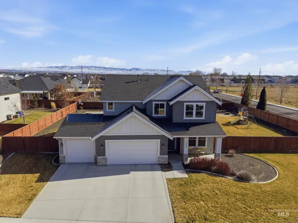 $825,000 | 1086 North Redspire Avenue, Star, ID 83669