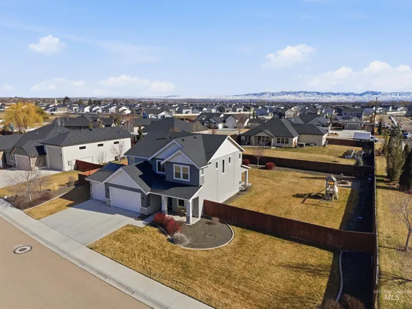 $825,000 | 1086 North Redspire Avenue, Star, ID 83669