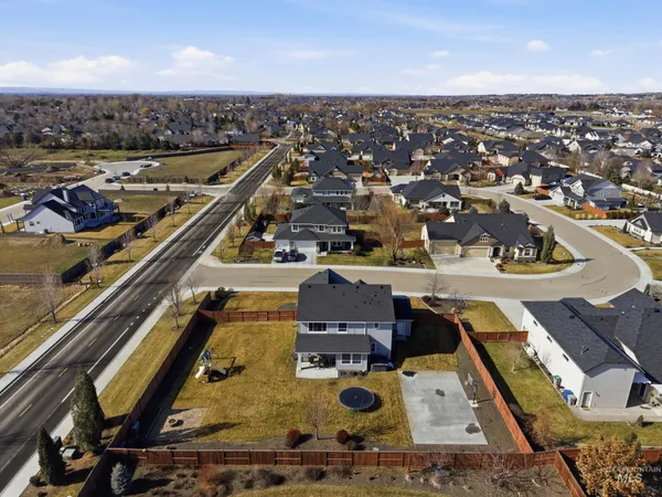 $825,000 | 1086 North Redspire Avenue, Star, ID 83669