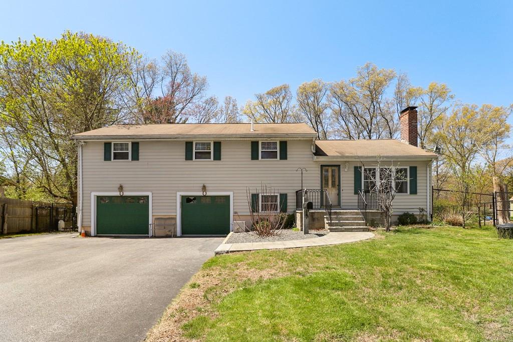 30 Arrowhead Road Bellingham, MA 02019 - Photo 2 of 28 Gallery Image 2