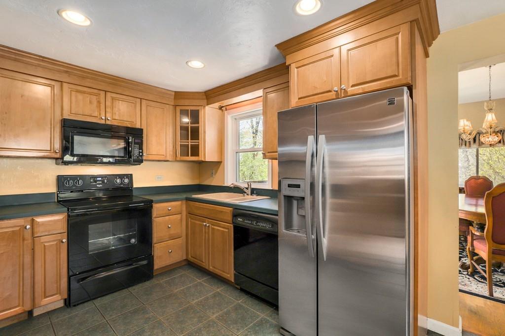 30 Arrowhead Road Bellingham, MA 02019 - Photo 8 of 28 Gallery Image 8