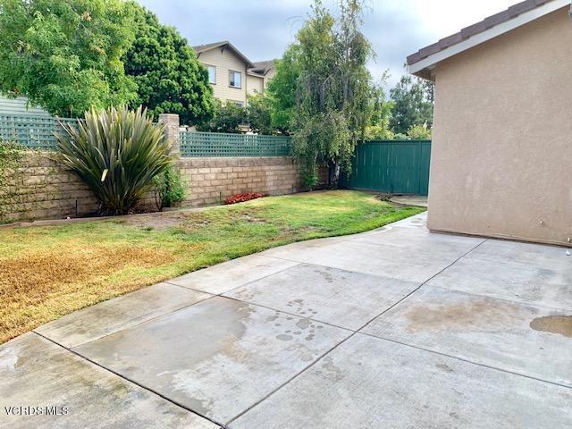 2153 Ribera Drive Oxnard, CA 93030 - Photo 30 of 34 a view of a backyard of the house