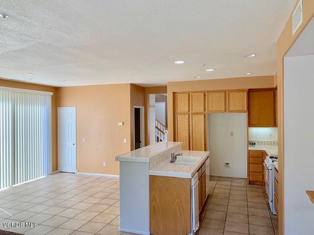 2153 Ribera Drive Oxnard, CA 93030 - Photo 5 of 34