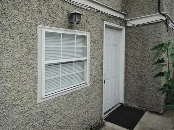 $1,995 | 7204 Hickory Street, Unit B, New Orleans, LA 70118