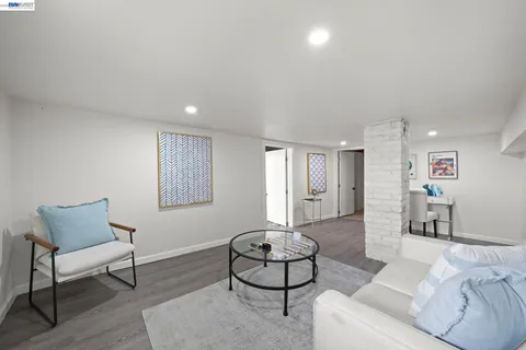 $999,999 | 340 Munich Street, San Francisco, CA 94112