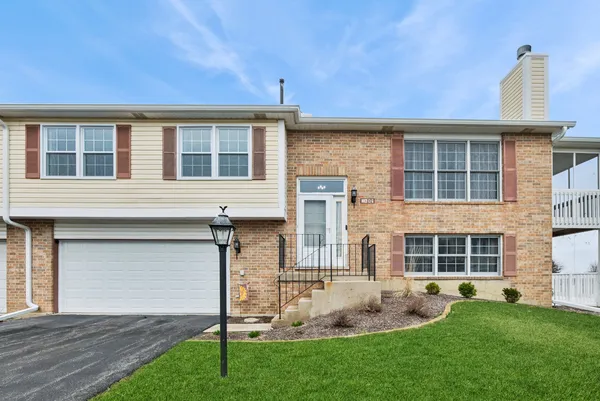 $329,900 | 10121 Cambridge Drive, Unit G, Mokena, IL 60448