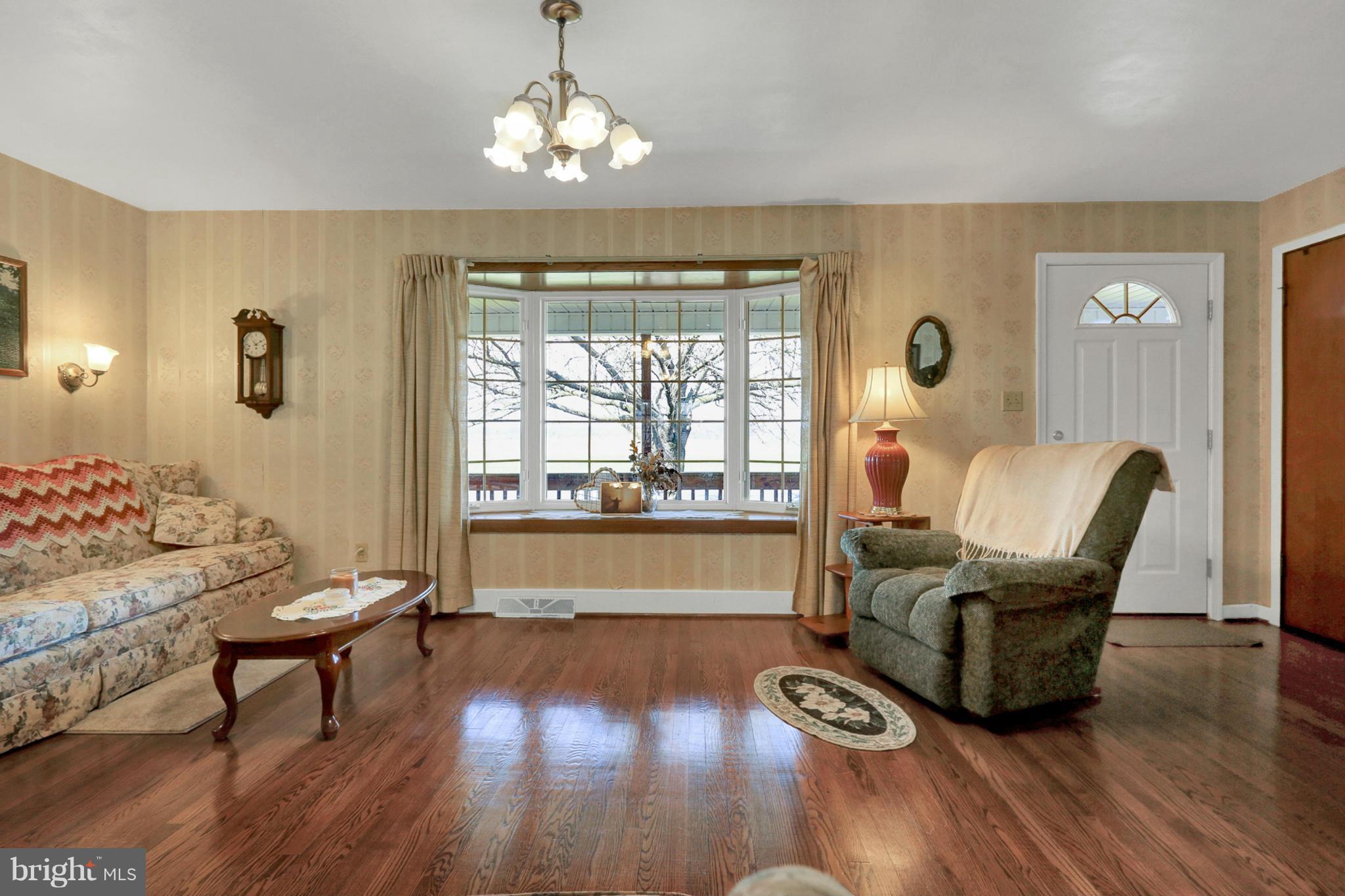 6120 Marsh Road Waynesboro, PA 17268 - Photo 11 of 27 Living Room