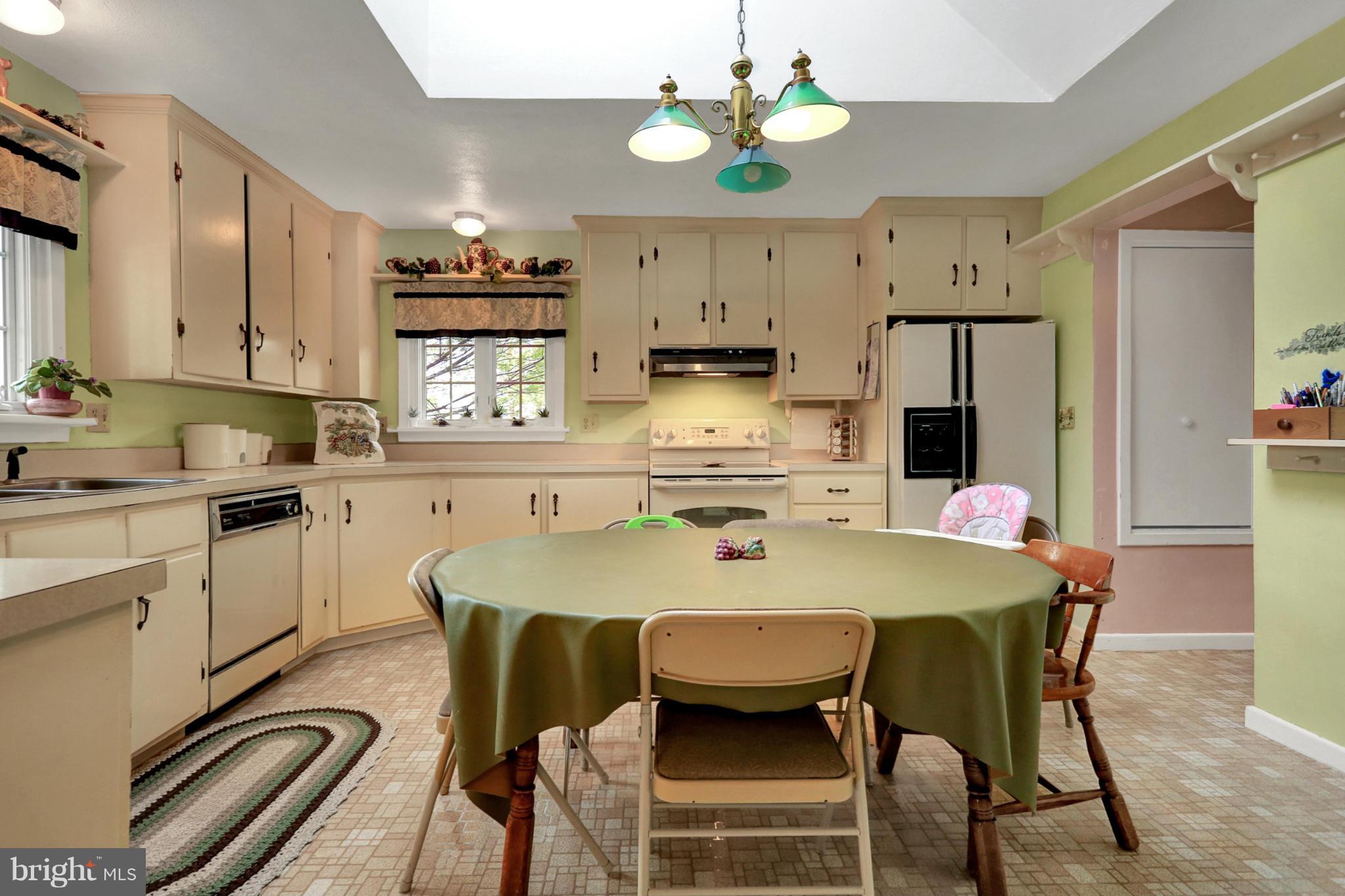 6120 Marsh Road Waynesboro, PA 17268 - Photo 13 of 27 Kitchen