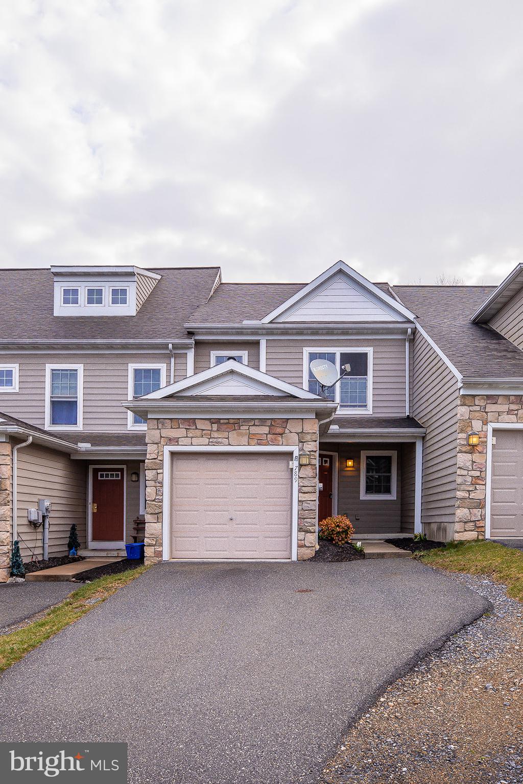 789 Keller Drive Lititz, PA 17543 - Photo 1 of 39