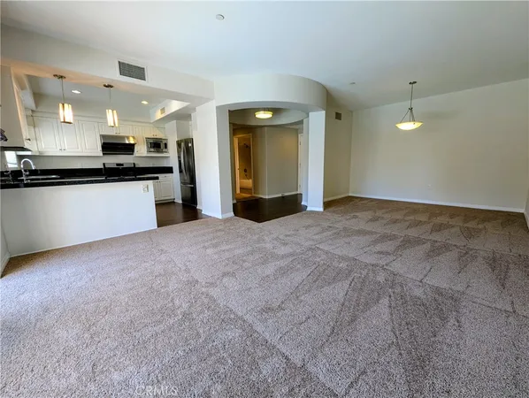 $3,300 | 600 North Atlantic Boulevard, Unit 406, Monterey Park, CA 91754