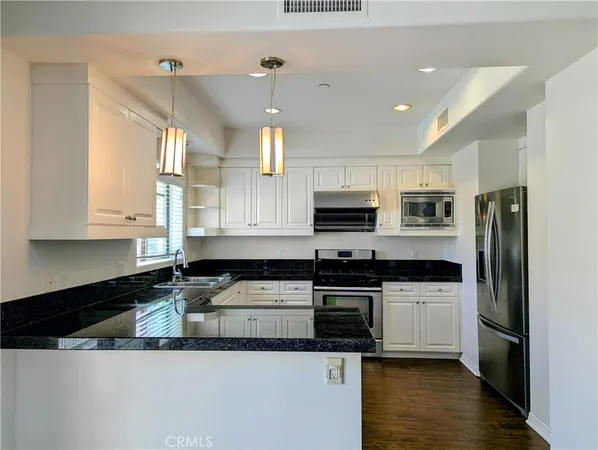 $3,300 | 600 North Atlantic Boulevard, Unit 406, Monterey Park, CA 91754