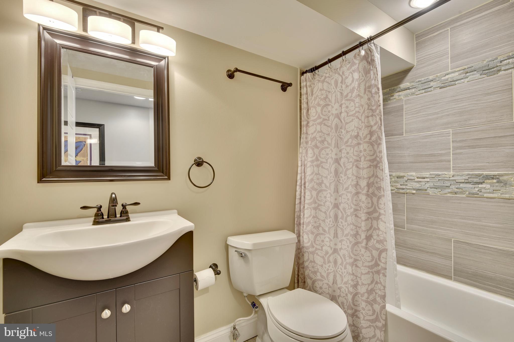 3524 Roland Avenue Baltimore, MD 21211 - Photo 15 of 30 Hall bath