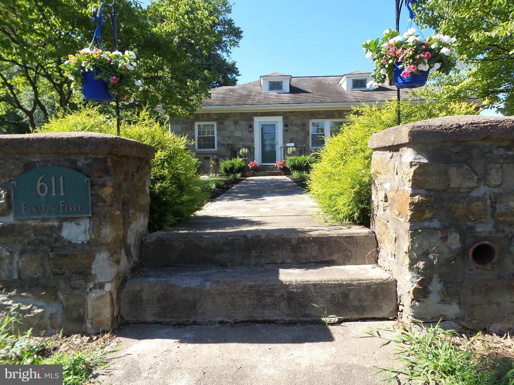 611 Edwards Ferry Road Northeast Leesburg, VA 20176 - Photo 2 of 30 Exterior (Front)