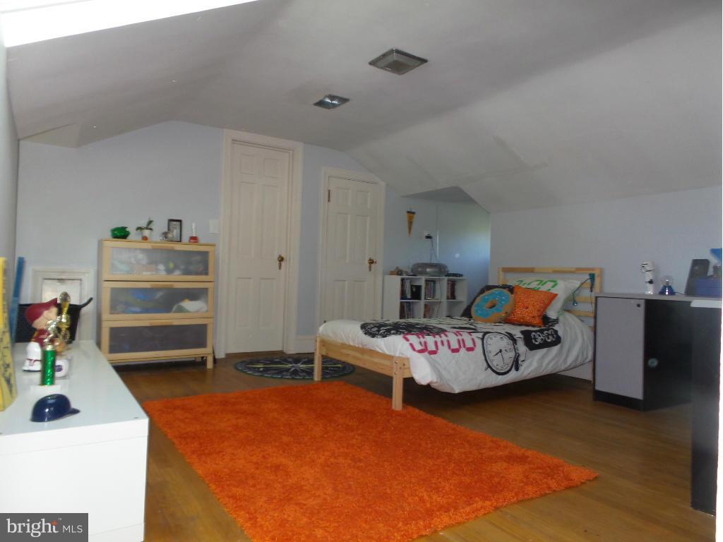 611 Edwards Ferry Road Northeast Leesburg, VA 20176 - Photo 19 of 30 Bedroom